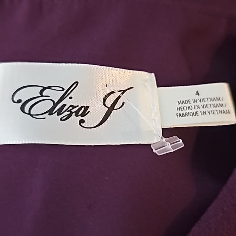 Eliza J Size 4 Elegant Plum Dress with Bell Sleeves Fit and Flare - Picture 5 of 8